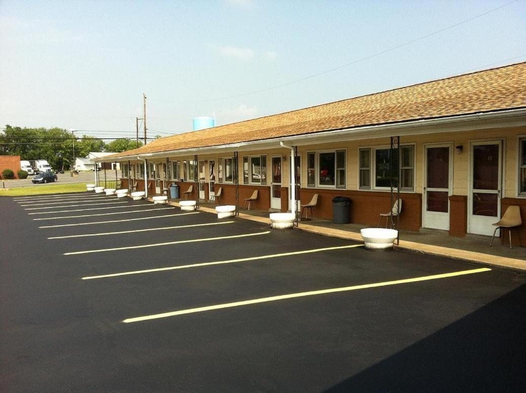 Budget Inn Mifflintown エクステリア 写真